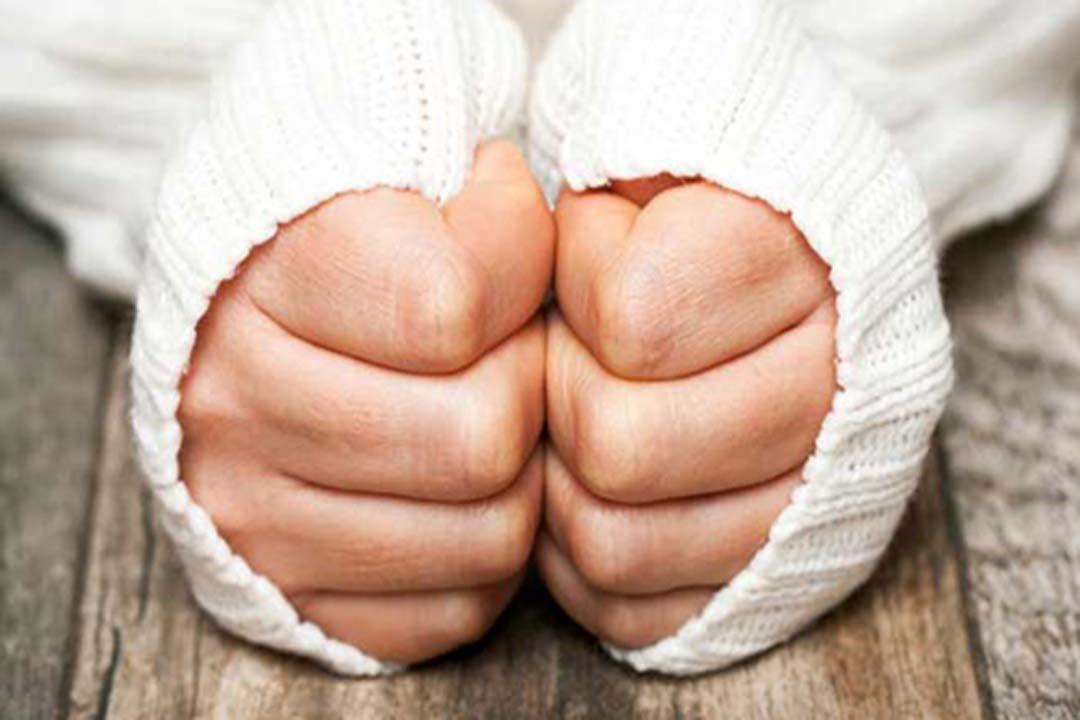 الوقاية من برودة الأطراف وألم المفاصل في الشتاء