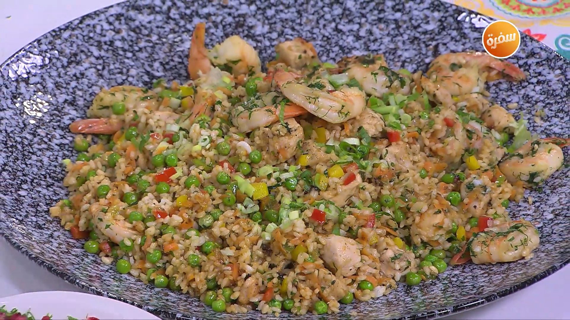 أرز مقلي بالدجاج والجمبري