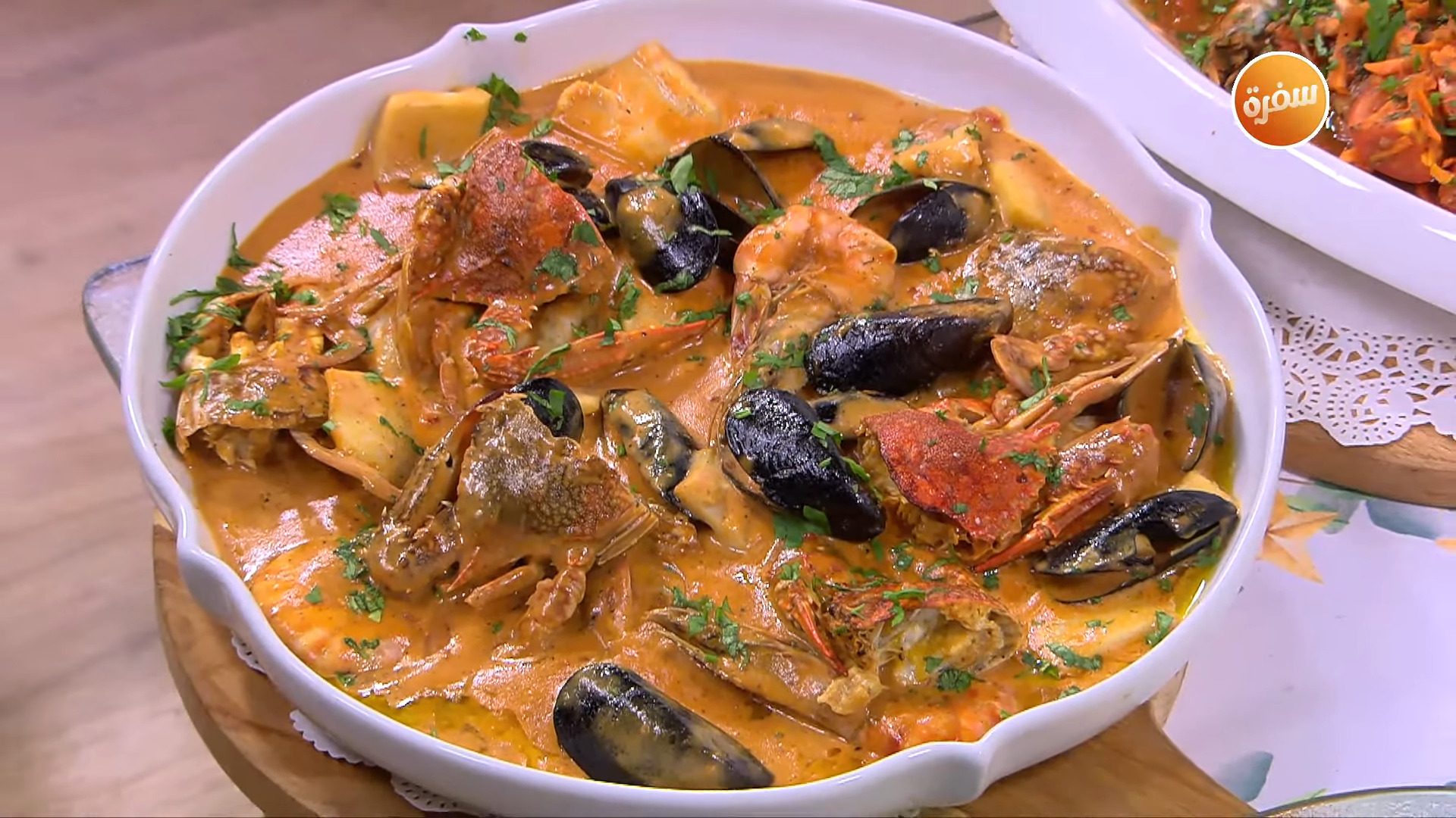 سي فوود في كيس حراري بالسويت آند تشيلي صوص