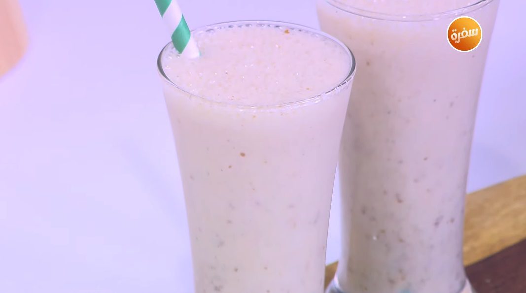 سموذي التمر بالقرفة والموز