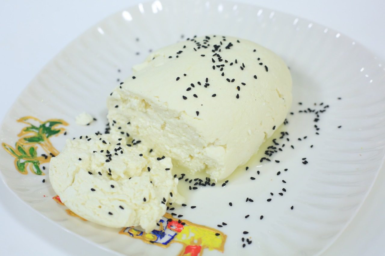 جبنة بيضاء بالبيض