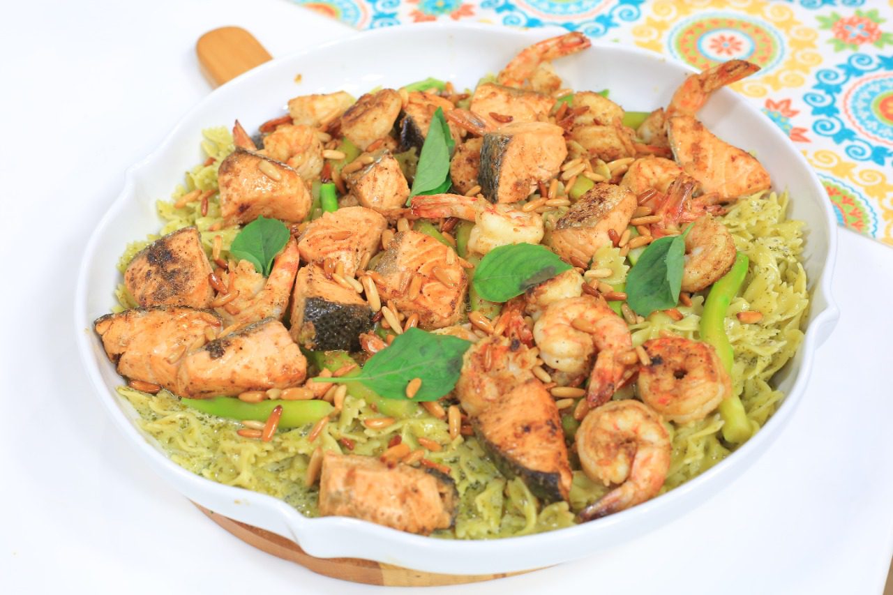 مكرونة بالجمبري والسالمون