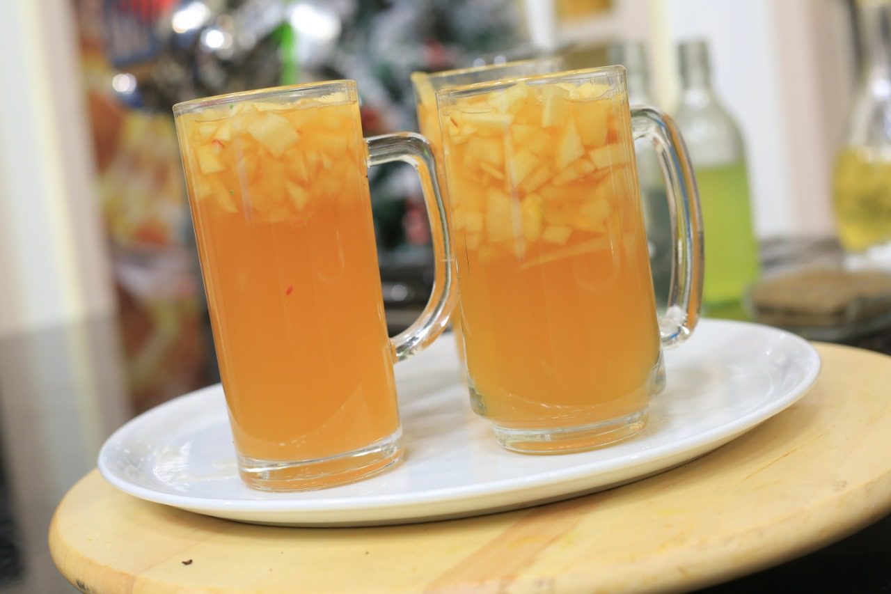 مشروب التفاح الساخن