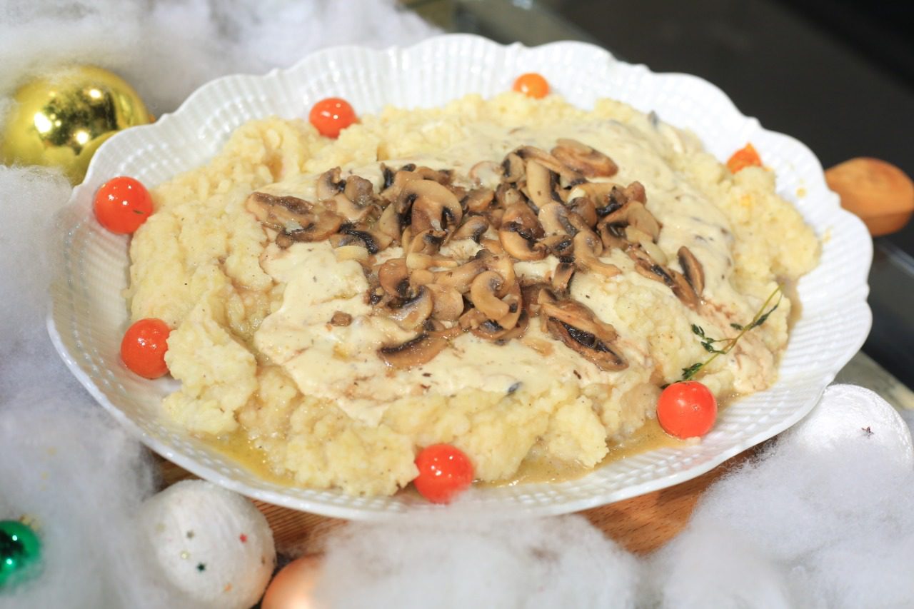 بيوريه البطاطس بالمشروم والثوم