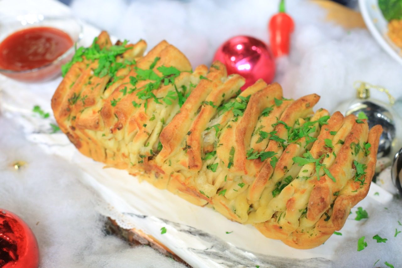 خبز بالثوم والجبن