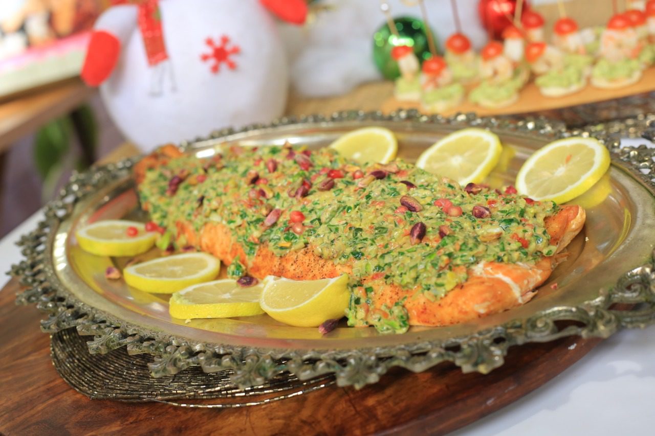 سلمون بالفستق