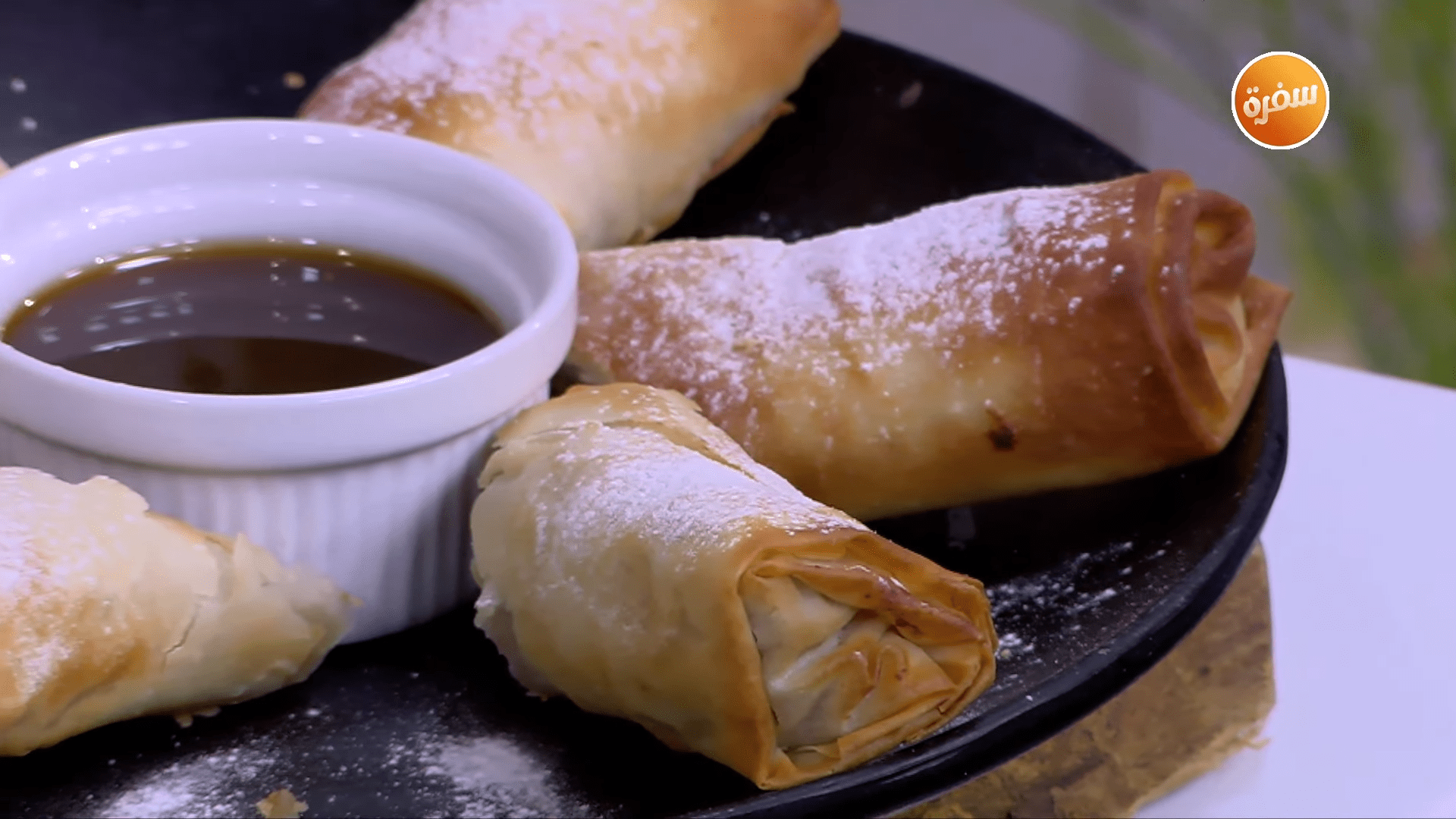 رول الجلاش بالتفاح