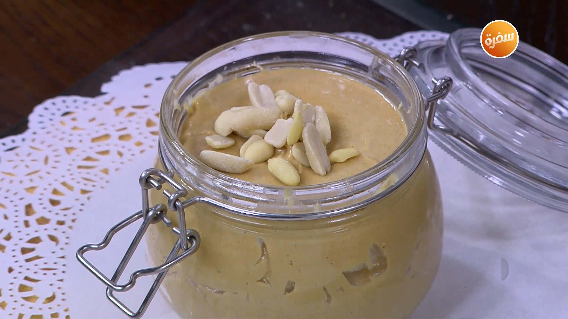 زبدة فول سوداني بالعسل