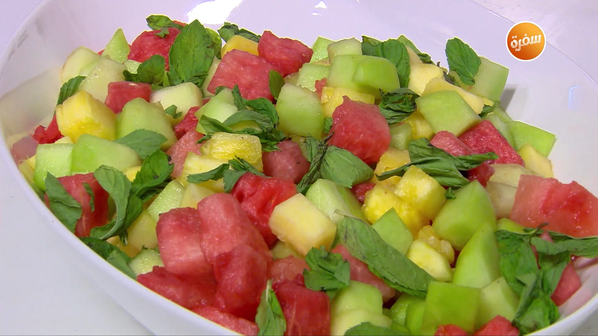 سلطة أناناس وليمون