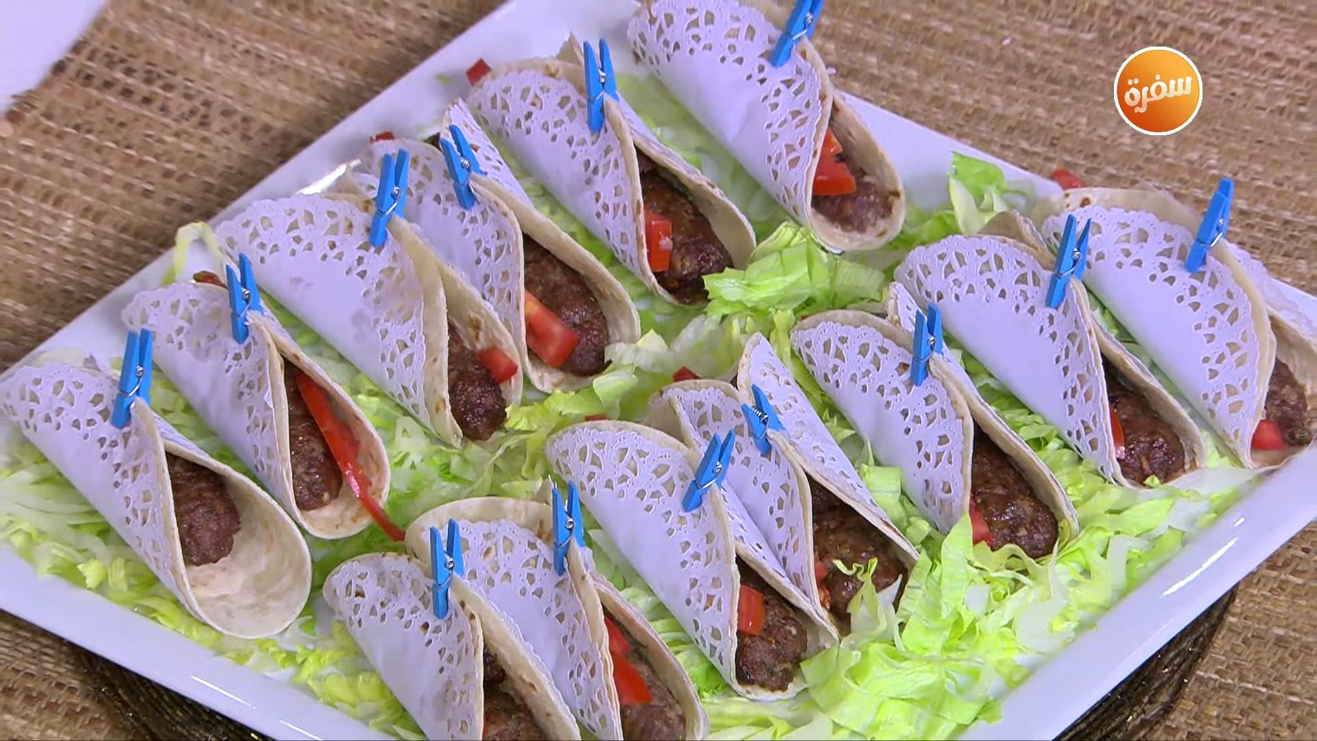 ميني سندوتش بالكفتة والطحينة