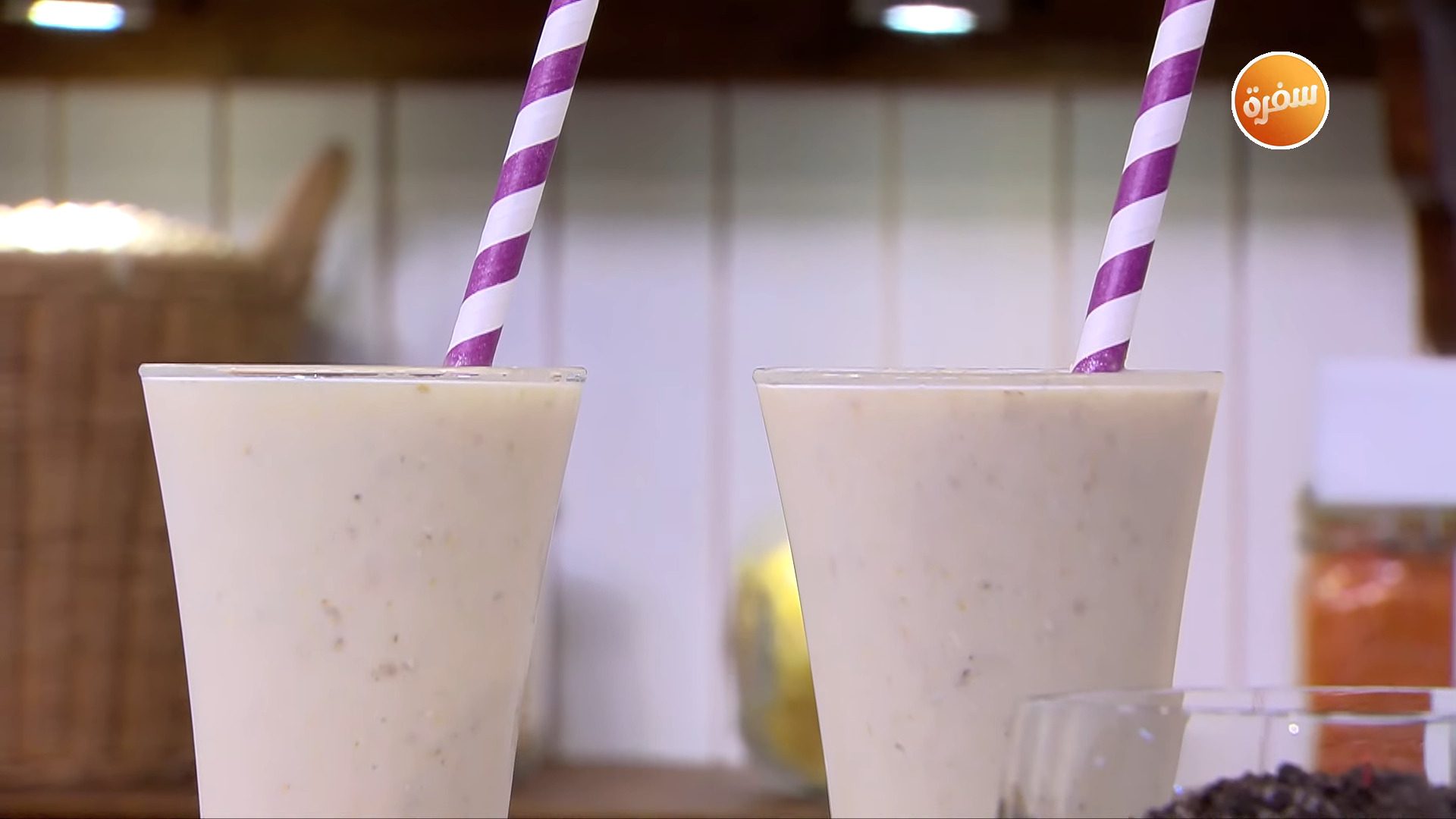 سموذي الموز بزبدة الفول السوداني