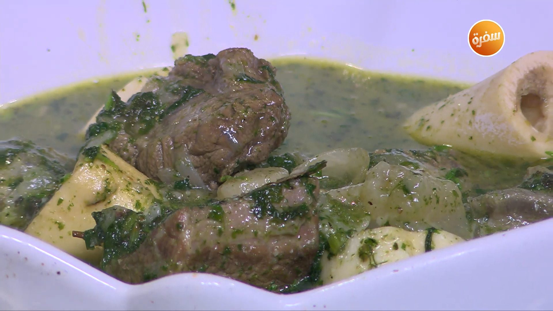 شوربة كوارع بالسلق