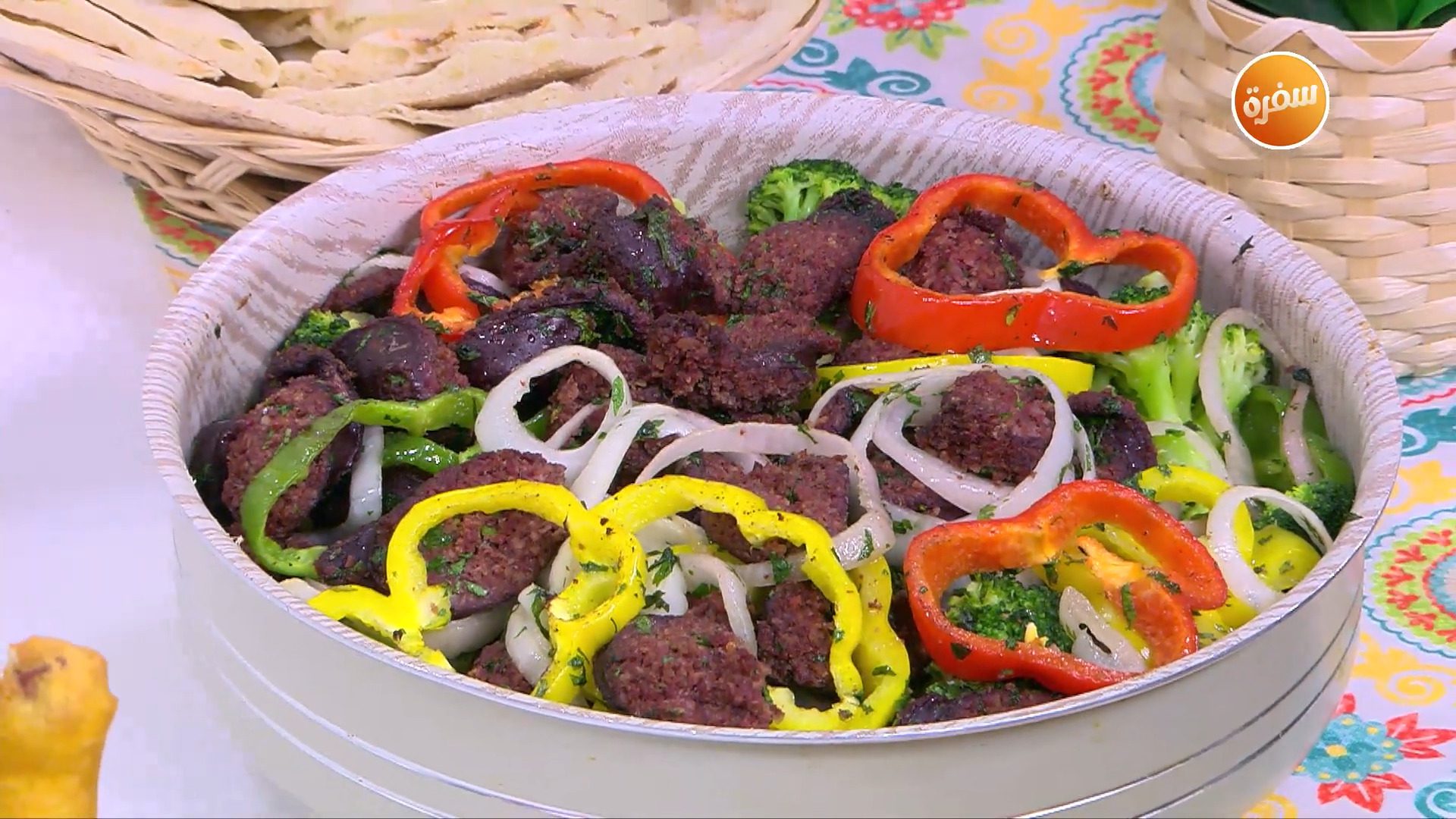 صينية سجق بالبطاطس