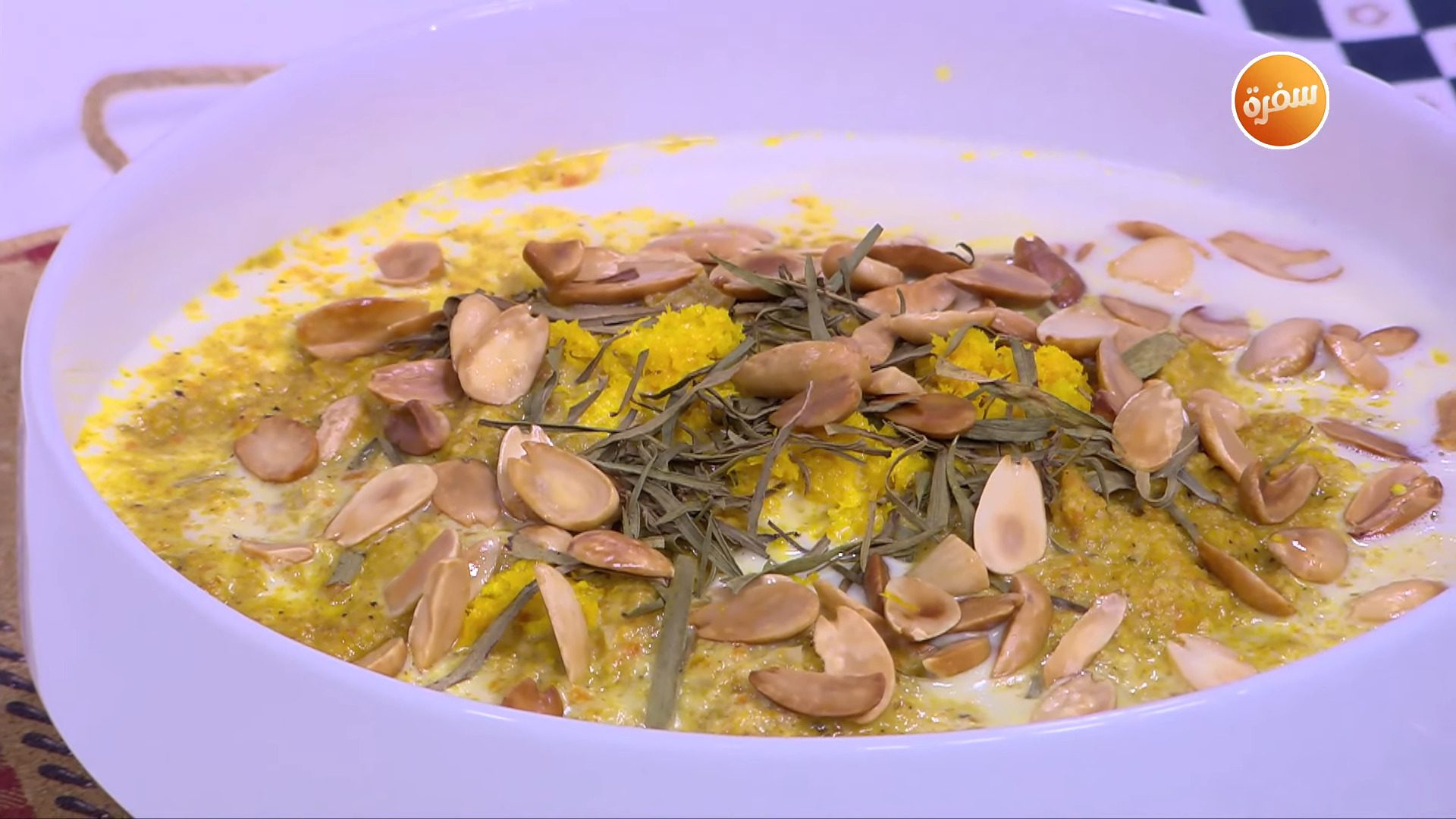 شوربة الجزر والكاجو المتبلة