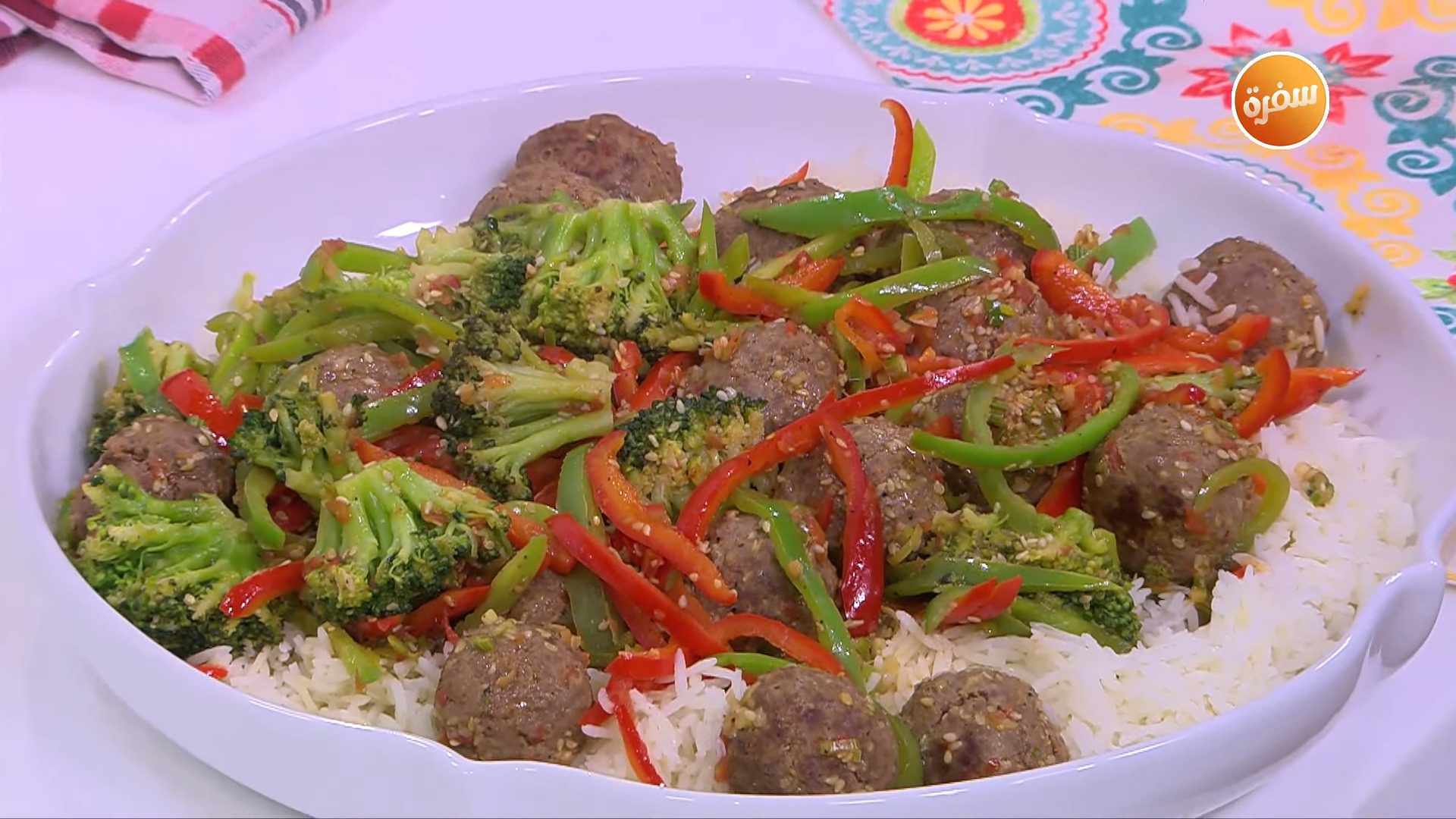 كرات اللحم بالسمسم