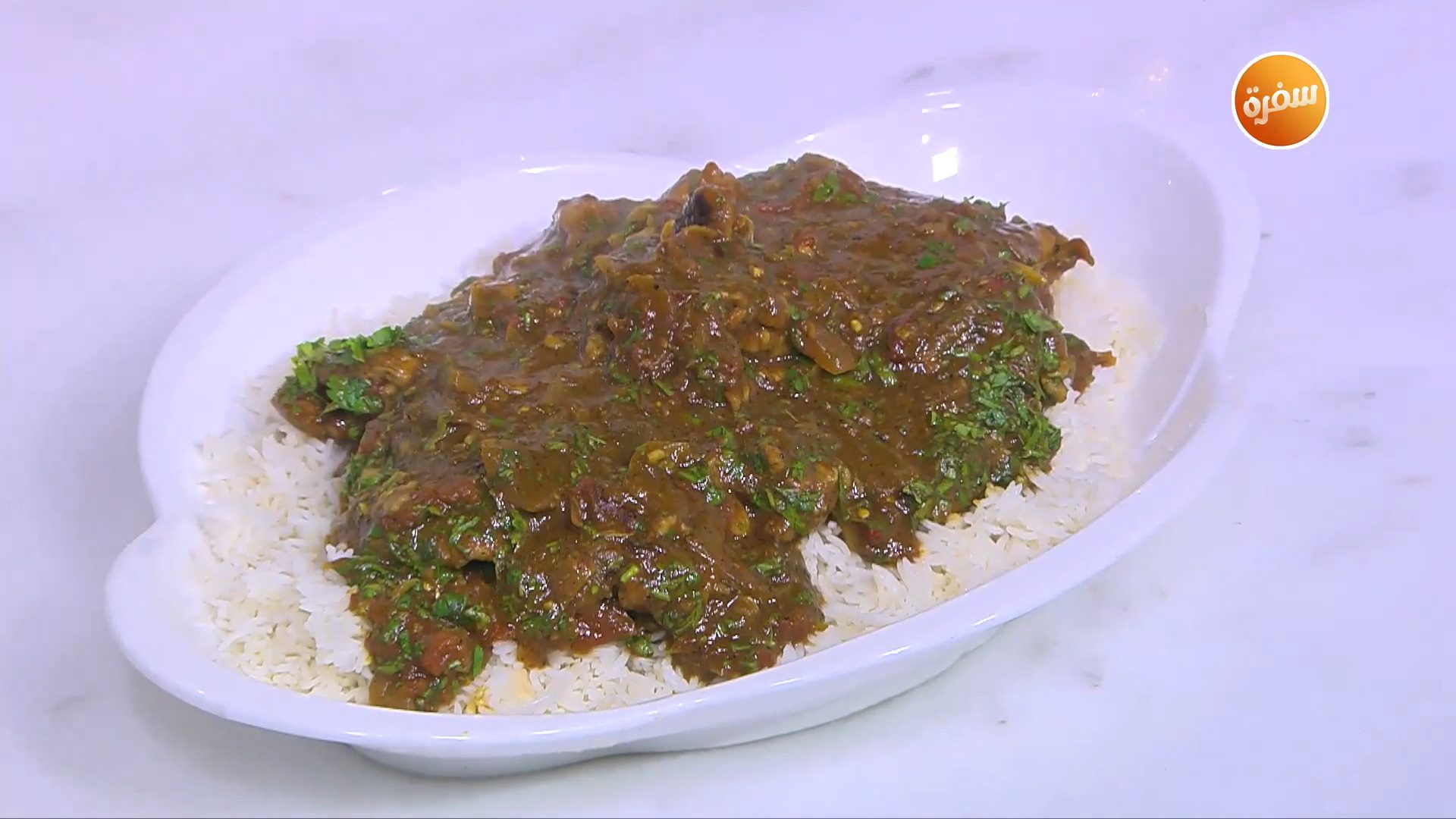 دجاج مع لبن جوز الهند