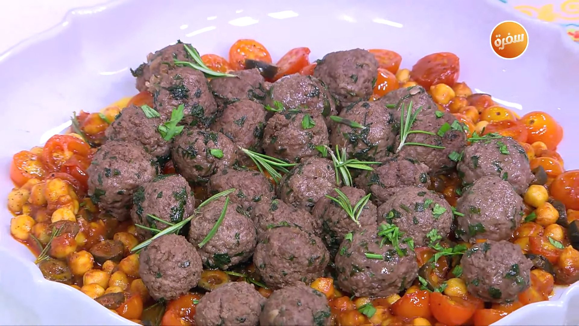 كرات الكفتة مع الحمص