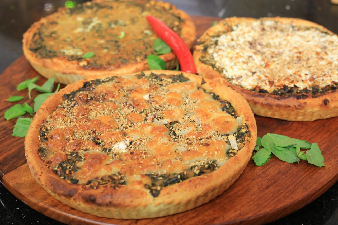 فطائر جبنة وسبانخ وزعتر