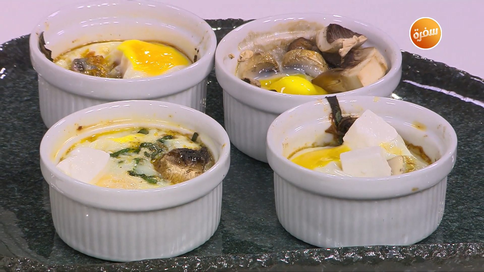 بيض عيون مخبوز في الفرن