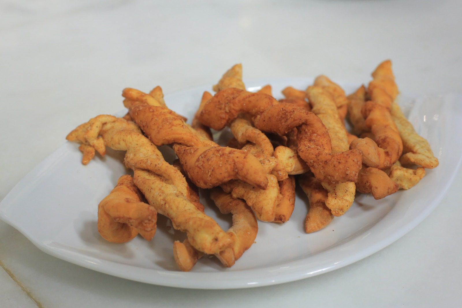 تويست خبز القرفة في إير فراير