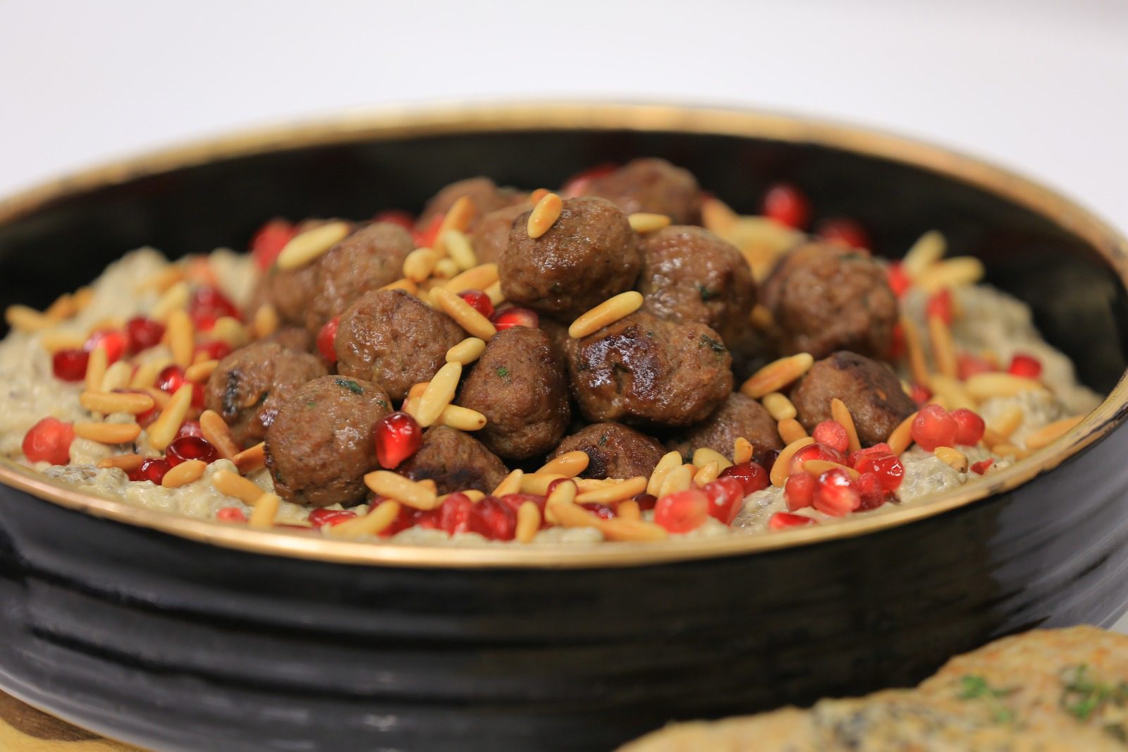 متبل بالكفتة وصوص الزبادي