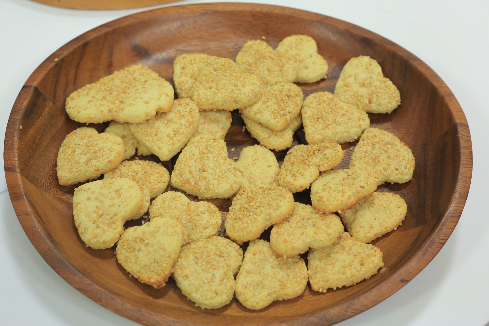 بسكويت بالسمسم والسكر