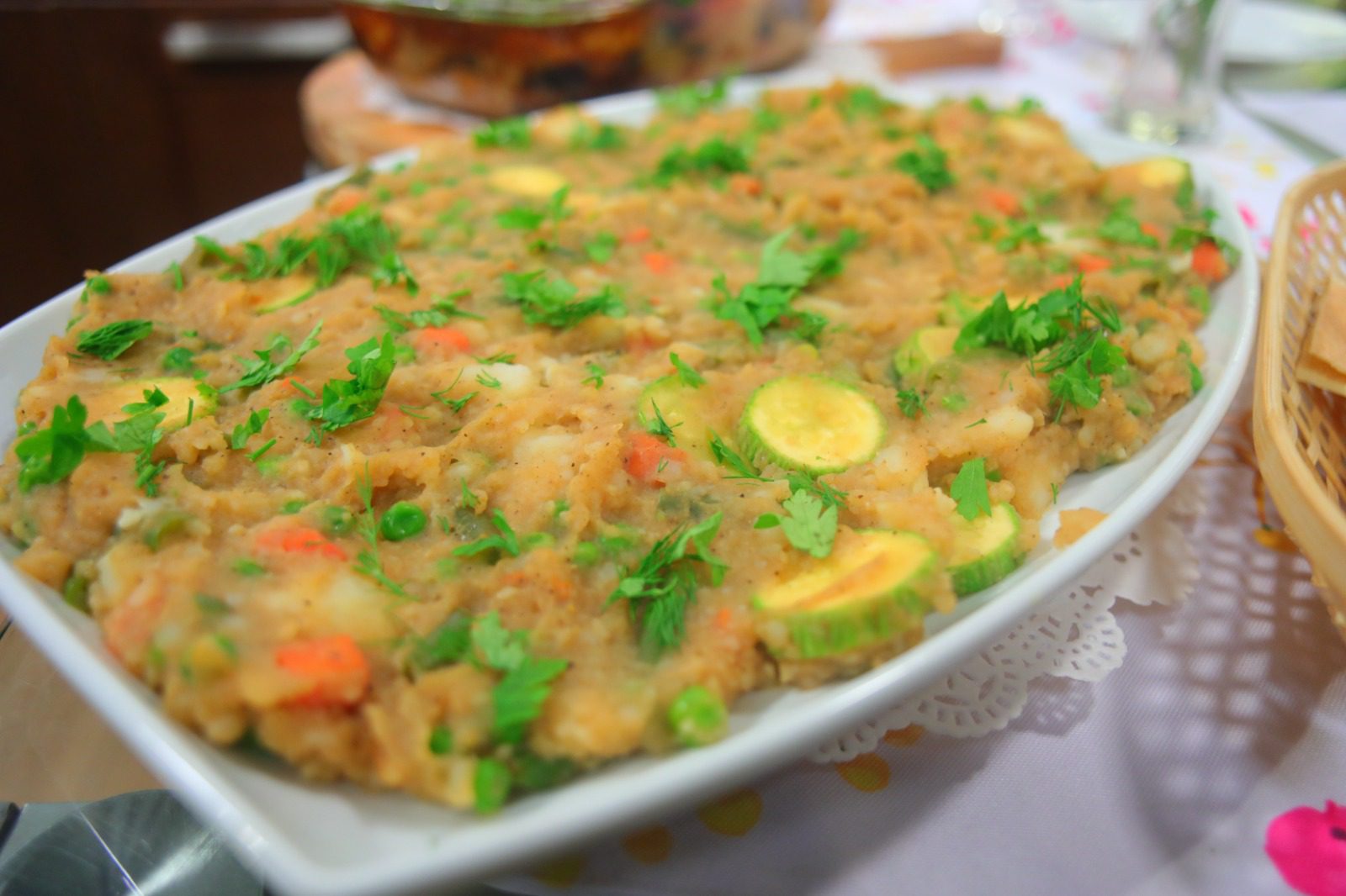 صينية بطاطس بيوريه بالخضار