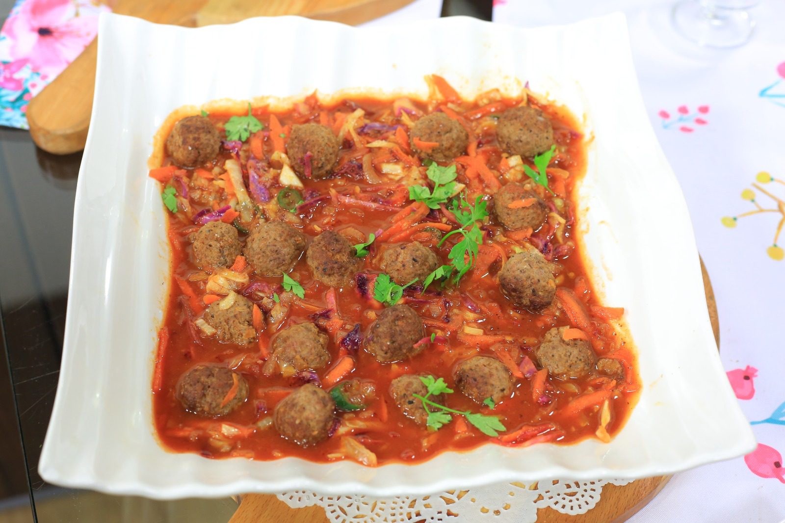 كرنب مطبوخ بكرات الكفتة