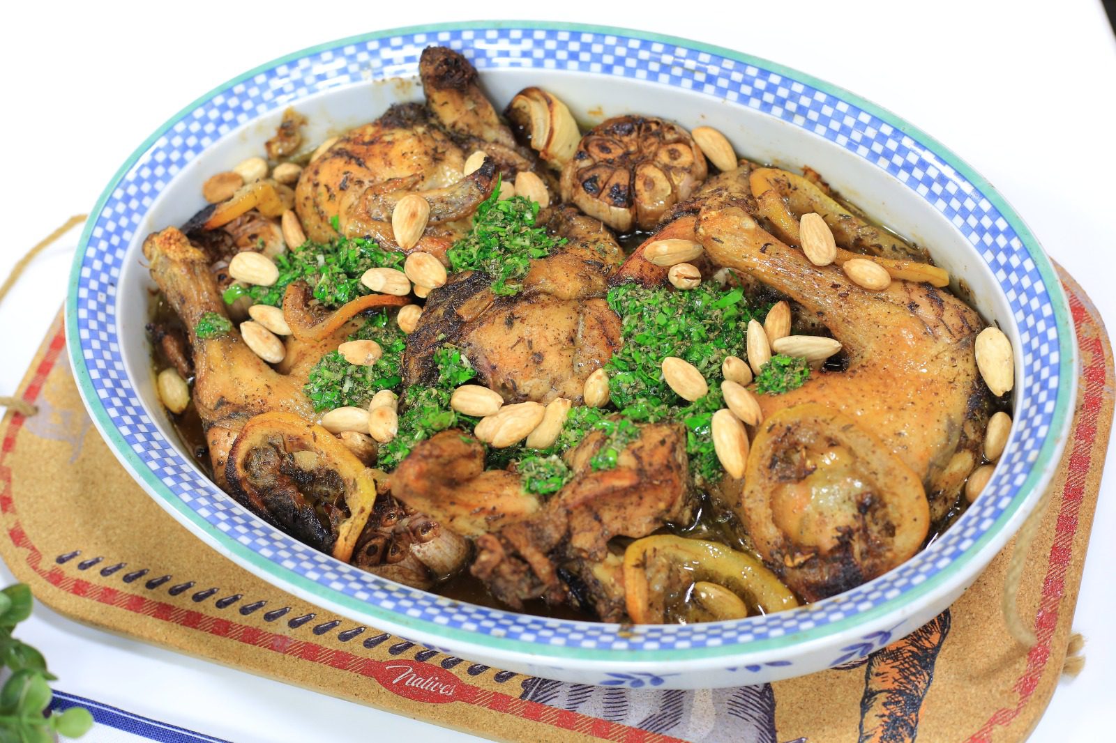 دجاج مشوي بالليمون والزعتر