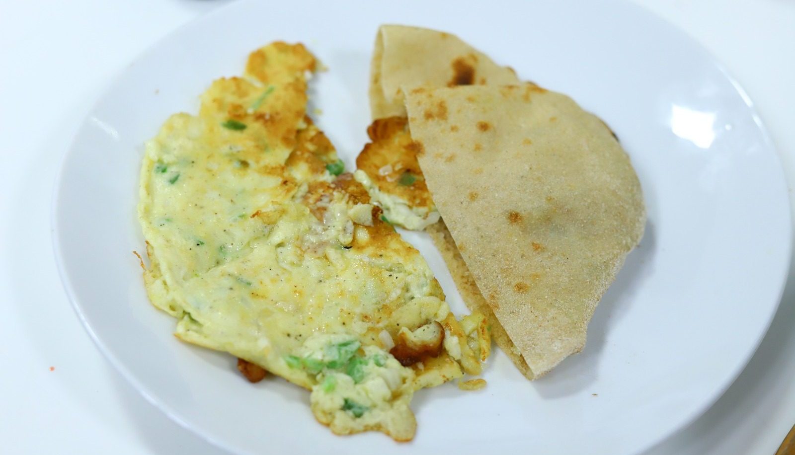 بيض أومليت بالخضار