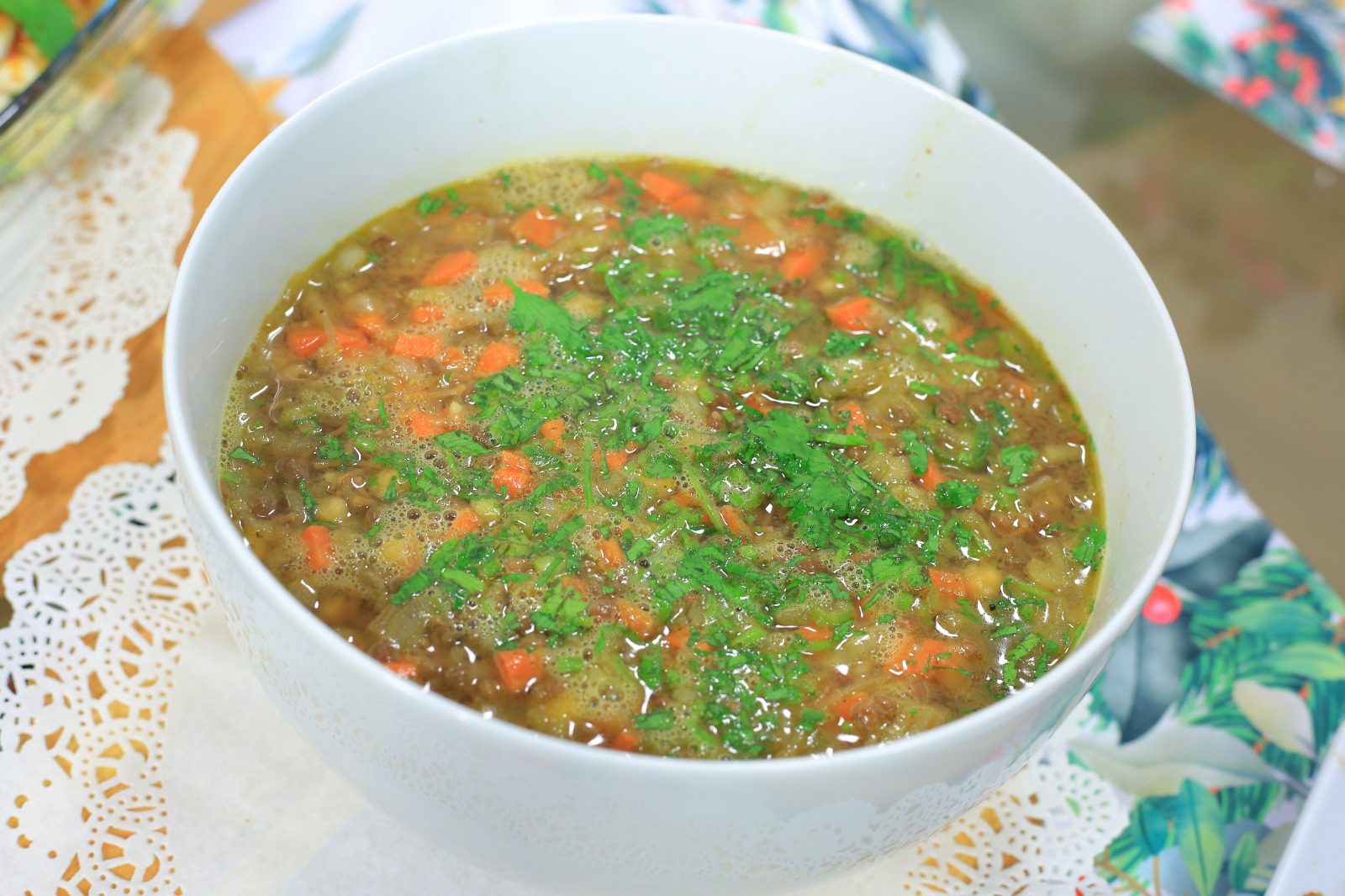 شوربة عدس بالحمص