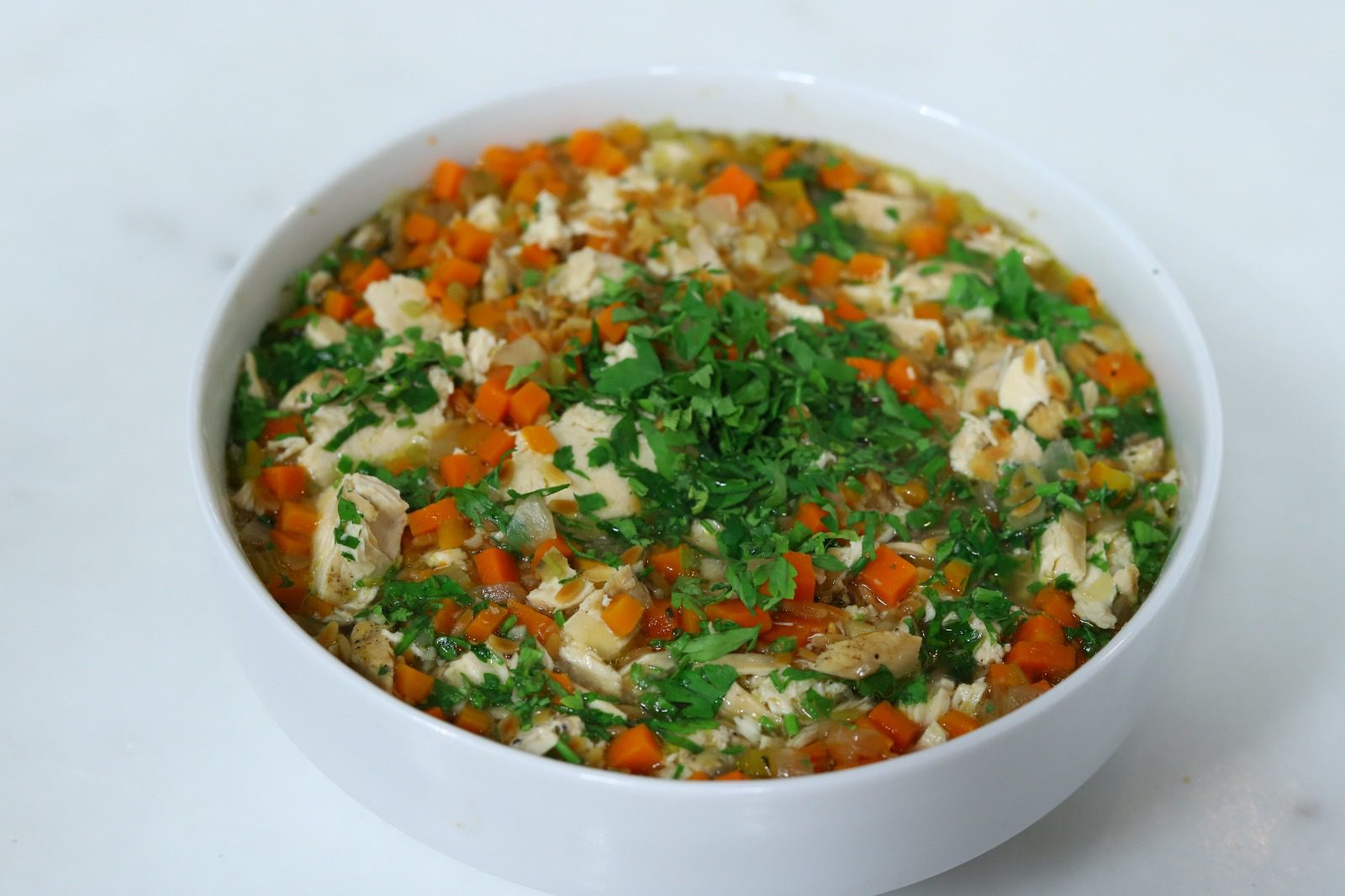 شوربة دجاج بلسان عصفور