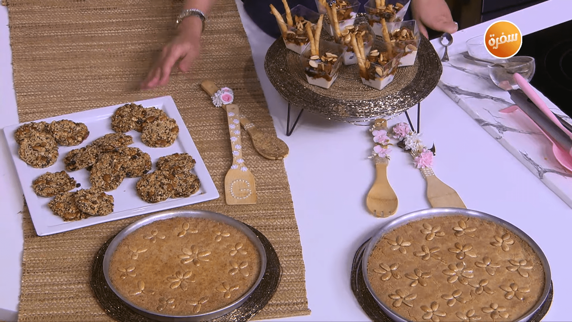 أكواب فتة المكدوس - بسبوسة الحلواني - كوكيز صحي بالشوفان والمكسرات