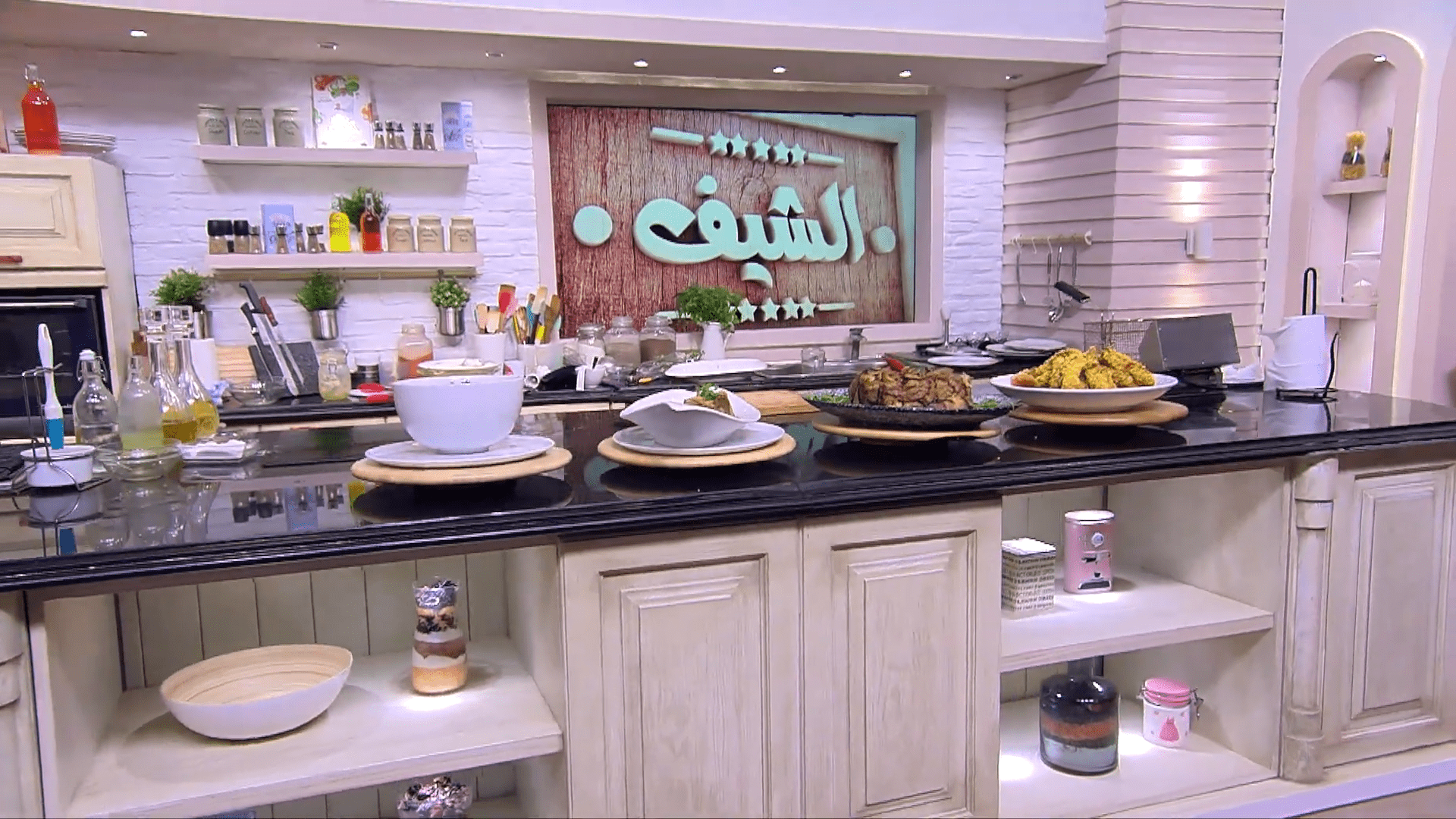 أرانب بالبصل والمستردة - شوربة البطاطس بالبروكلي - مقلوبة الباذنجان والقرنبيط