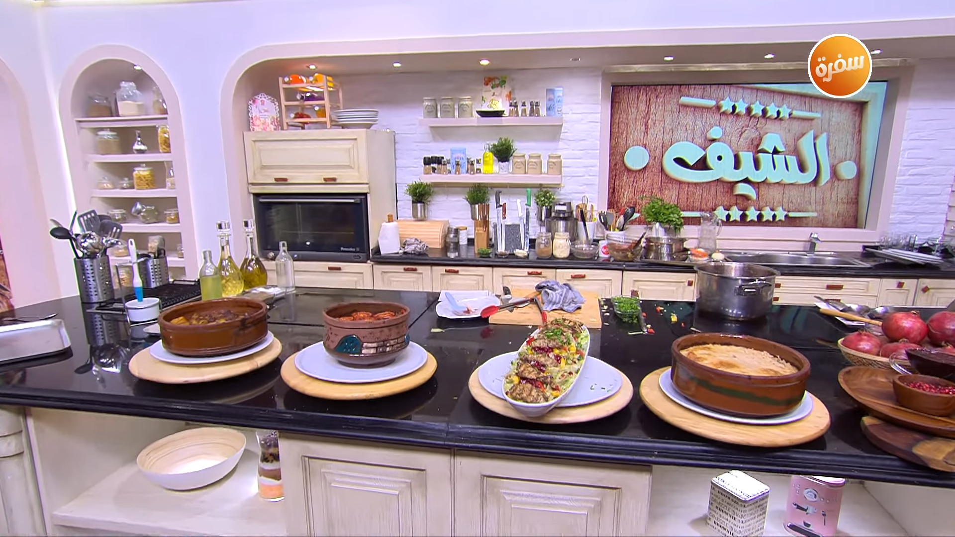 أرز معمر بالسكر - كمونية اللحم - فريك بالبصل المكرمل والكبد