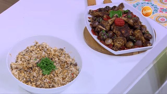 أوراك الدجاج الحارة - أرز بالشعرية و اللحم المفروم