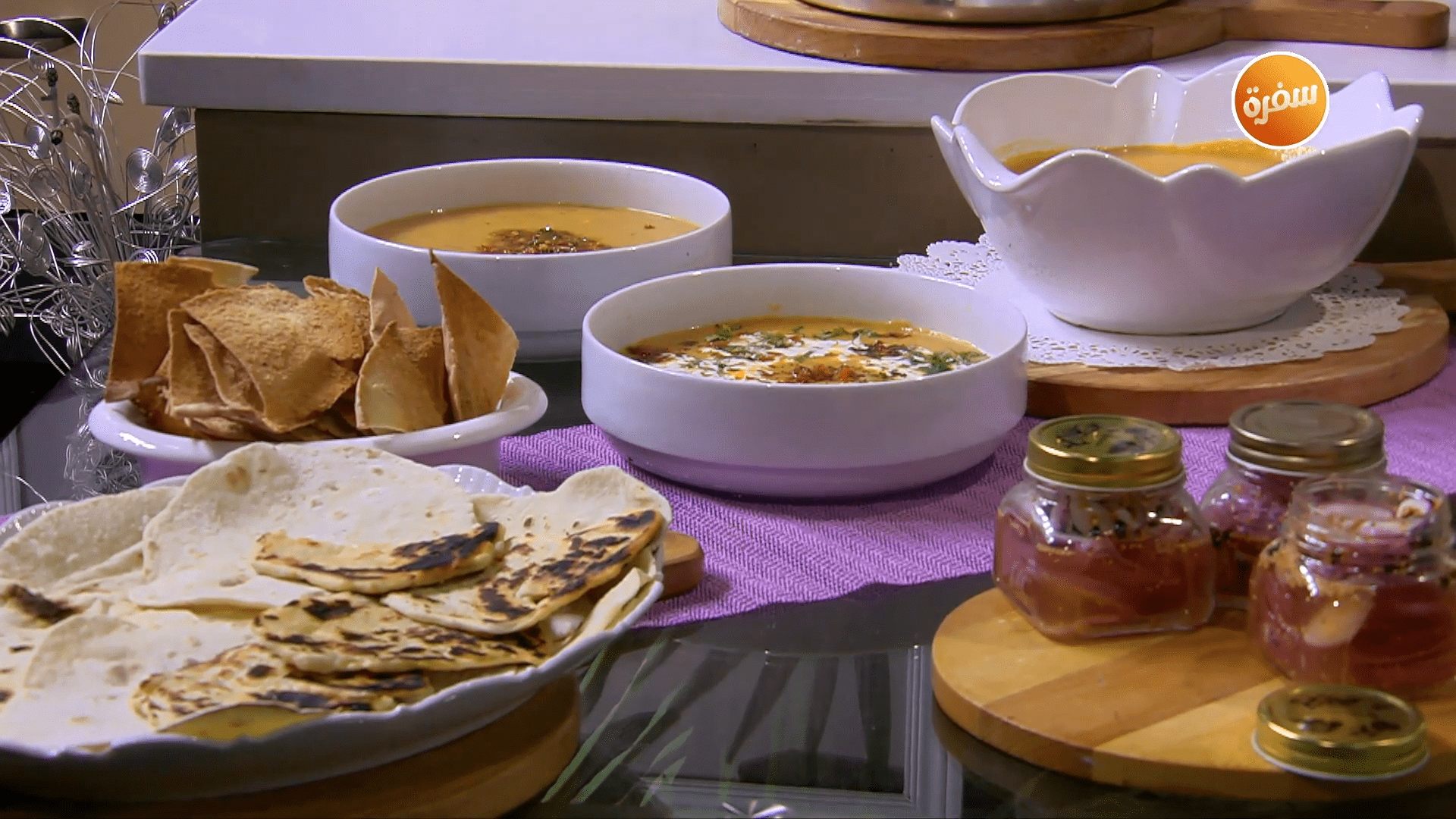 بسبوسة بالبرتقال - بصل مخلل - خبز بدون خميرة - شوربة عدس