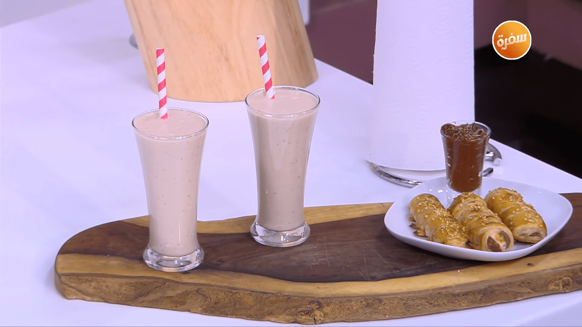 بف بستري بالهوت دوج - عصير أفوكادو وفراولة