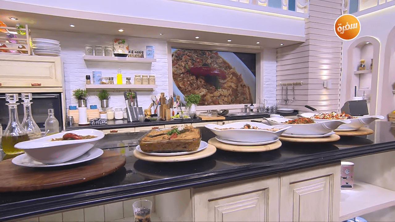 بلطي سنجاري زيت وليمون - سلطة بسلة وطماطم - سمك تعابين بالأرز - سمك كزبرية