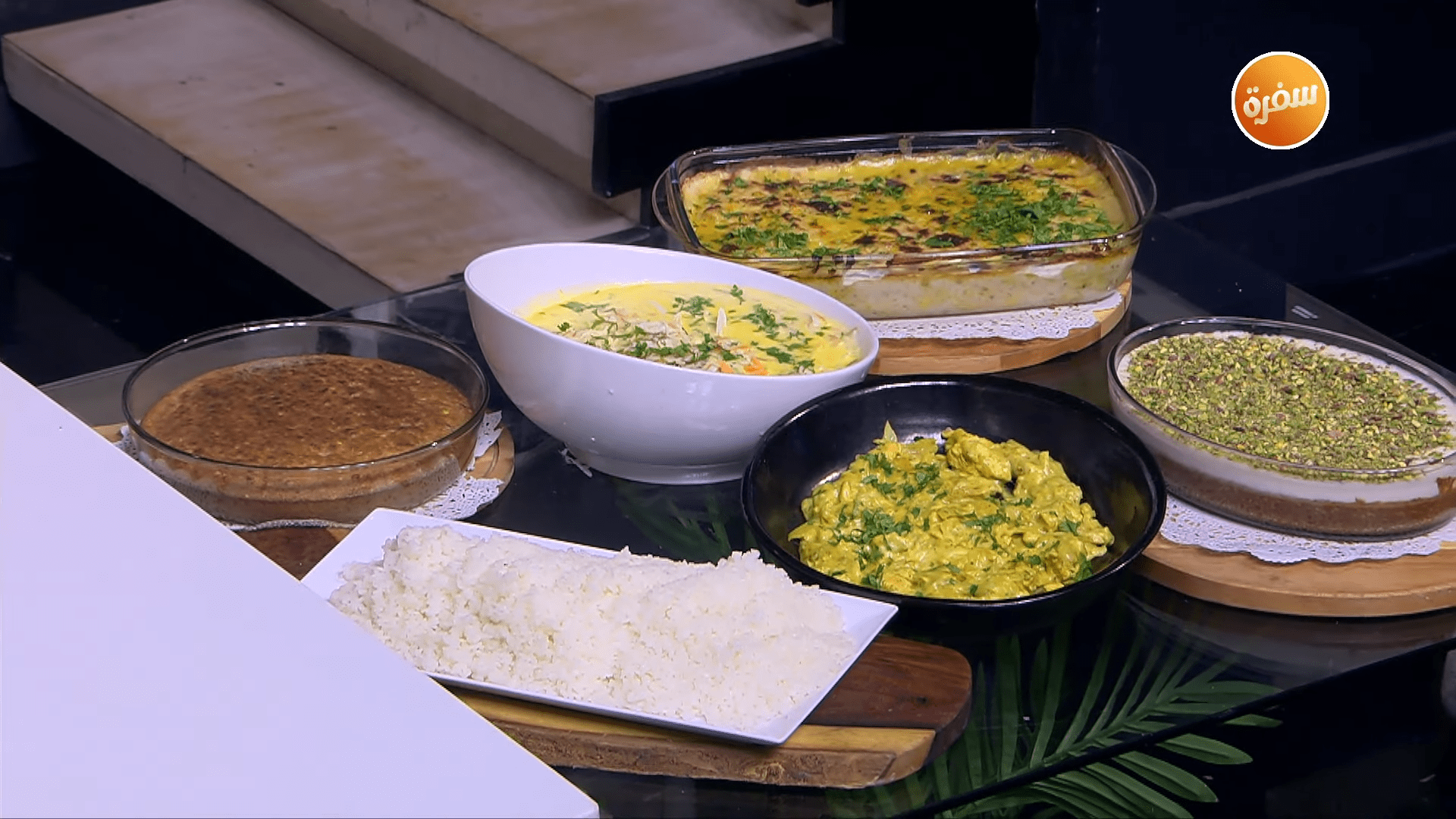 جراتان الكرنب والدجاج - شوربة دجاج بالشعرية - فستقية