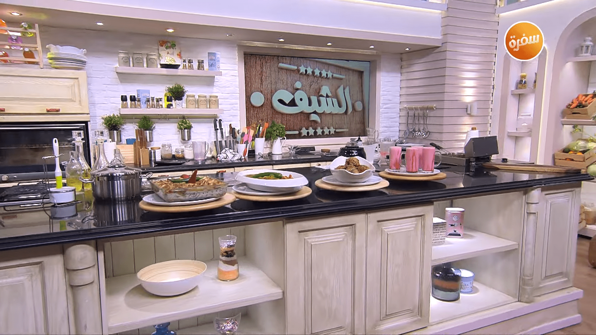 جمبري بالكاري - دبابيس الدجاج بالعسل والصويا