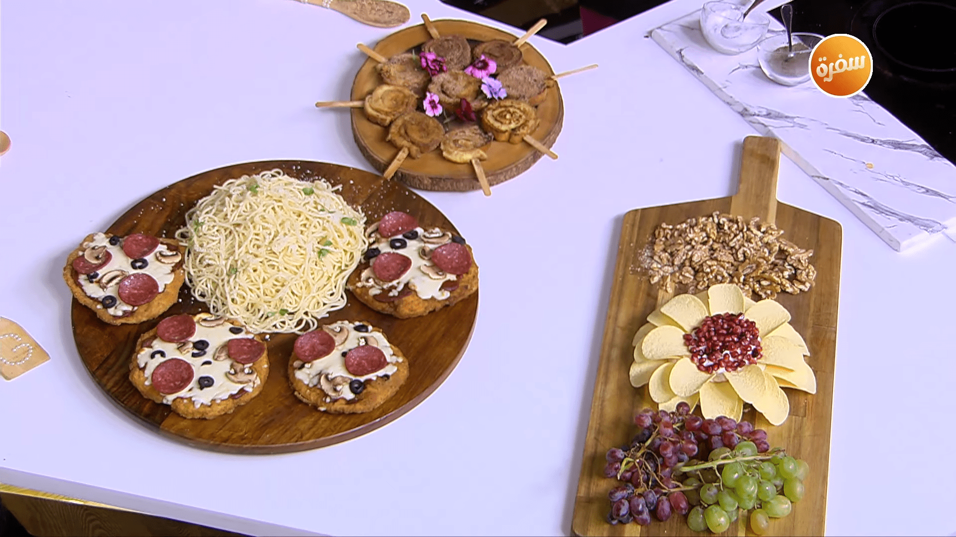 دجاج بنكهة البيتزا - كرات الجبن مع الشيبس - رول التوست بالقرفة و السكر