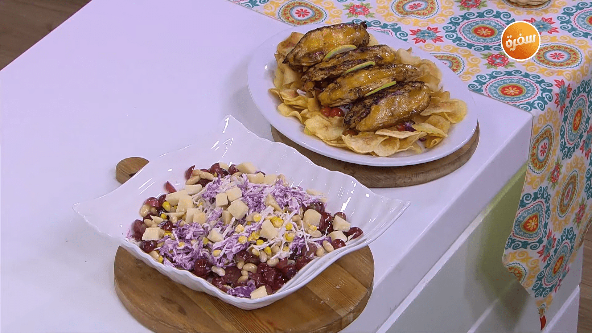 دجاج محشي بيف بيكون وجبن - سلطة كرنب