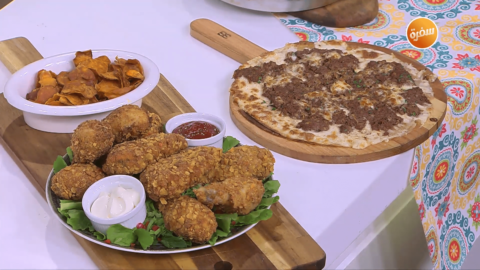 دجاج مقلي بالطبقة المقرمشة - بيتزا التورتيلا بالقمح الكامل