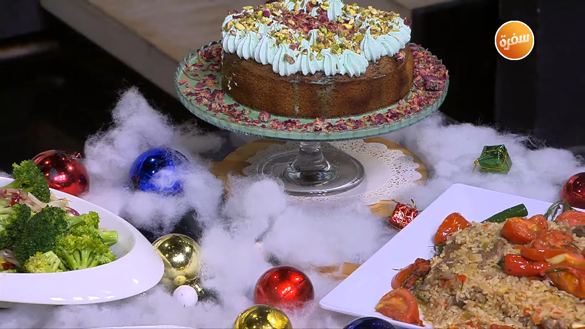 ستيك بلسان العصفور - سلطة بروكلي - كيكة الفستق