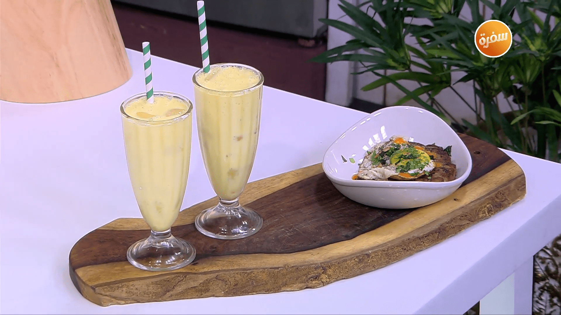 ستيك و بيض - عصير جوافة بالمانجو