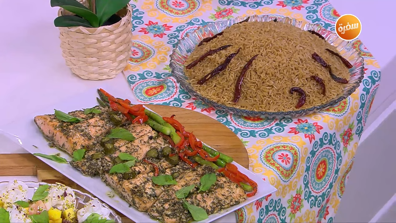 سلمون بالروزماري - طبق الفواكه المشكلة