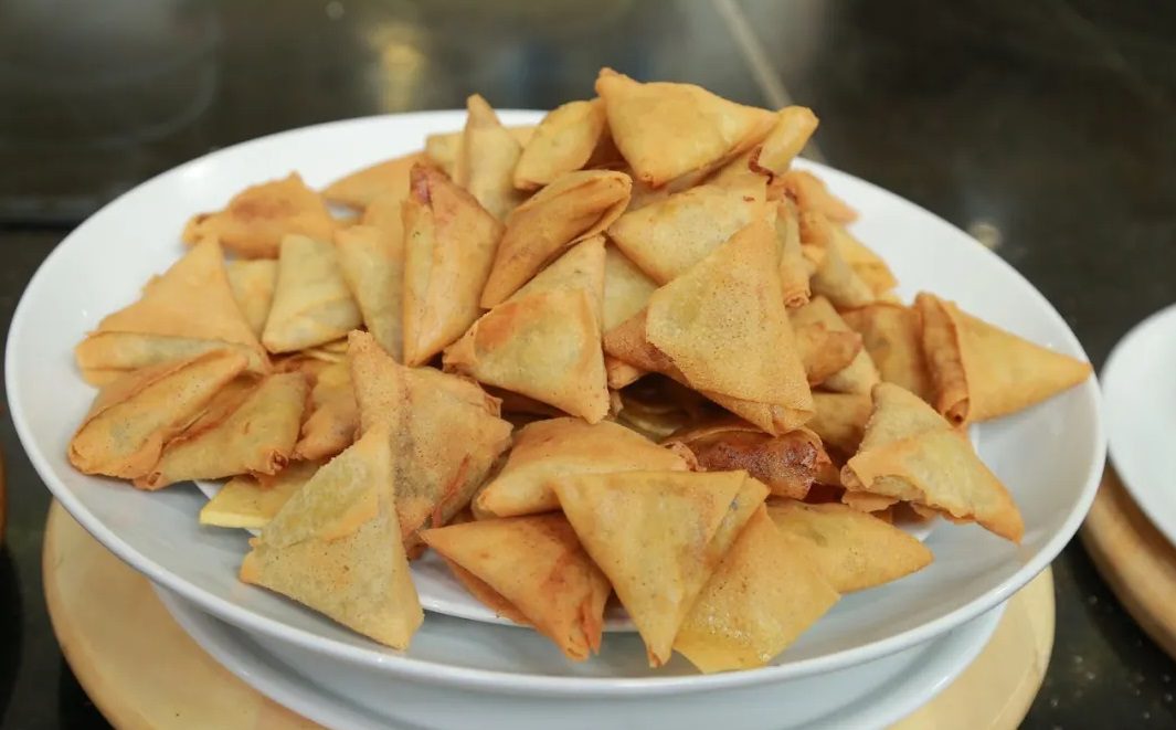 سمبوسك بالجمبري والجبنة