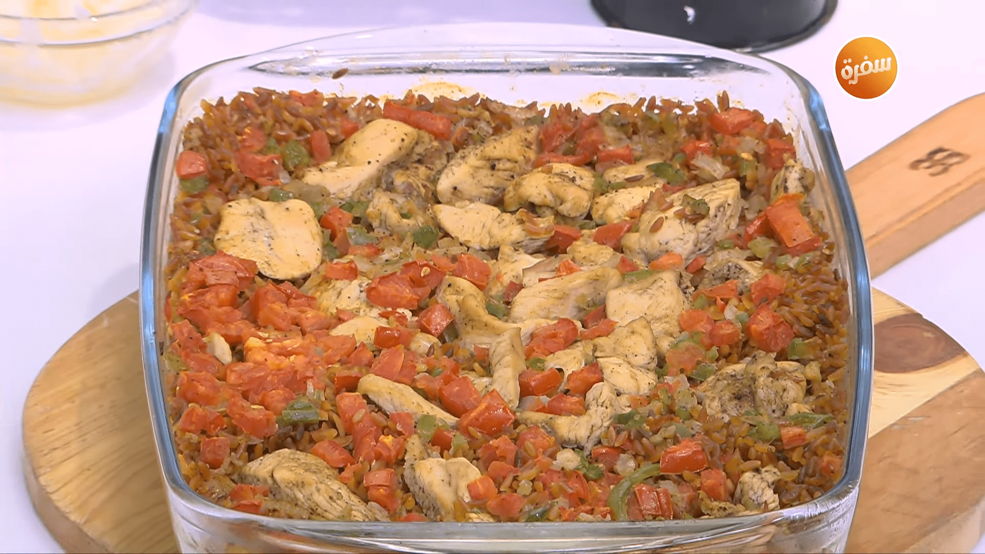 طاجن لسان عصفور بالدجاج - سحلب - خضار مشوي بالدقة - بسكوت نشا بالمربي