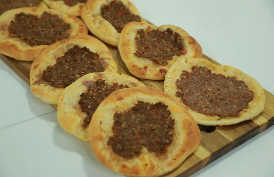 عجين باللحم